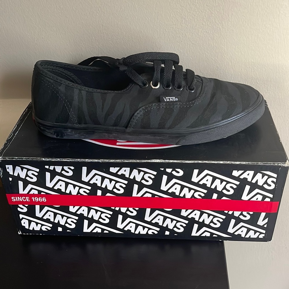Like new black Vans sneakers